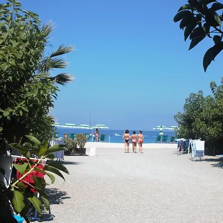 Esperia Aparthotel *